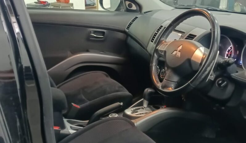 
								Outlander full									